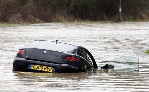 Flood facts: sinking car