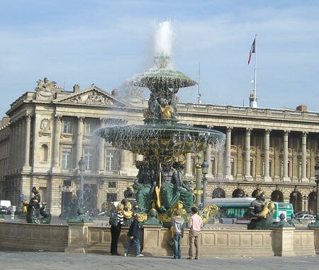 Paris facts: paris fountain