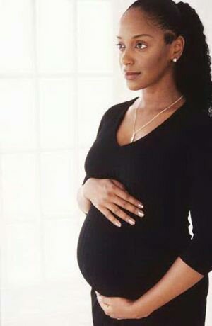 "black woman pregnant"