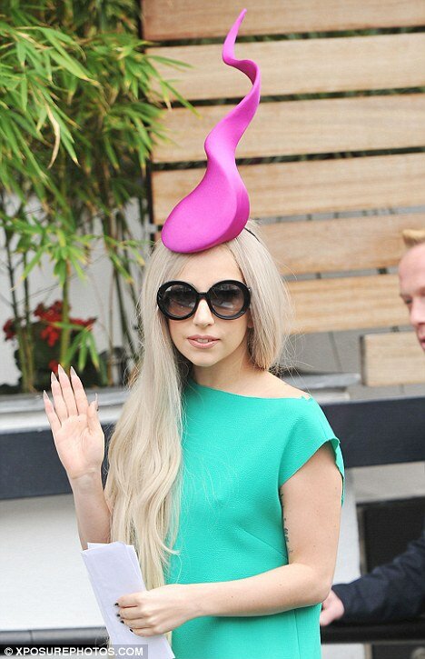 Lady Gaga facts: Sweet Outfit