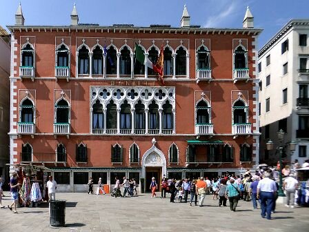 Facts about Venice - Dandolo Palace